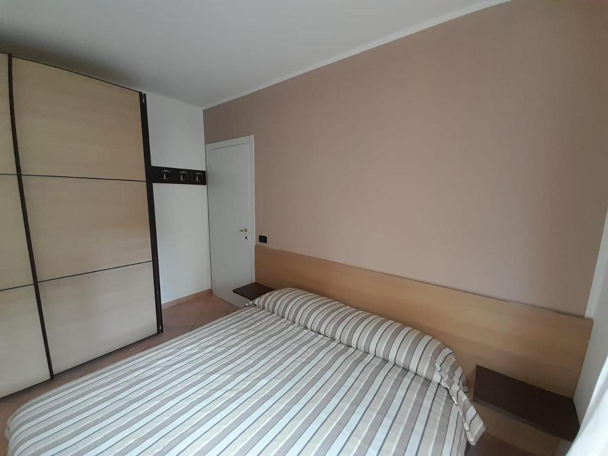 Marco Apartment - Holiday Apartment Luino Bagian luar foto