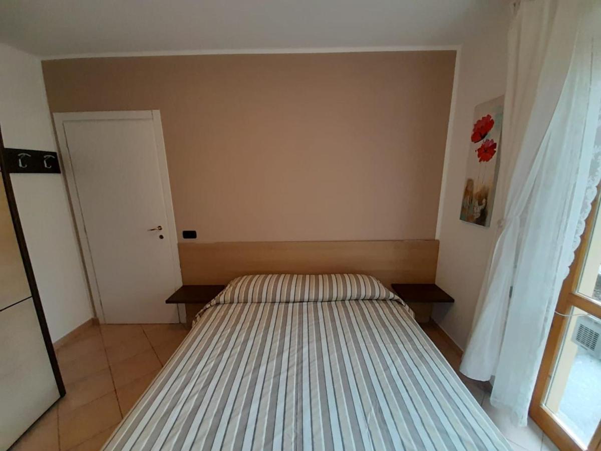 Marco Apartment - Holiday Apartment Luino Bagian luar foto