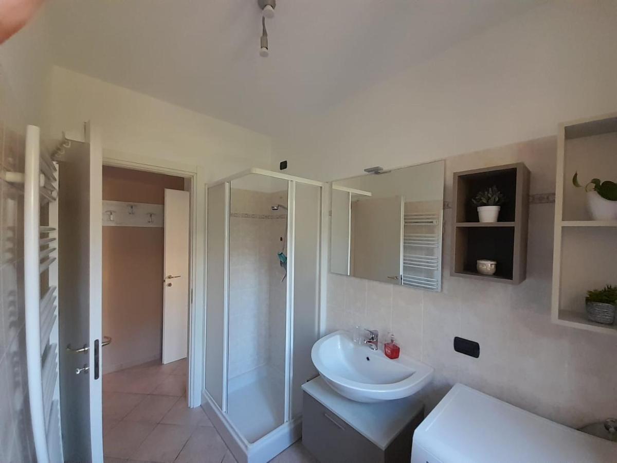 Marco Apartment - Holiday Apartment Luino Bagian luar foto