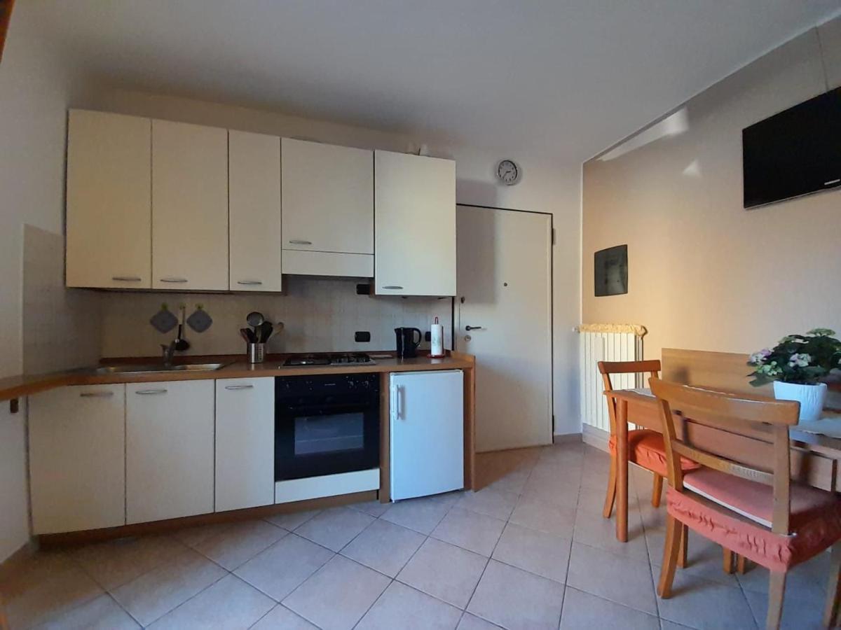 Marco Apartment - Holiday Apartment Luino Bagian luar foto