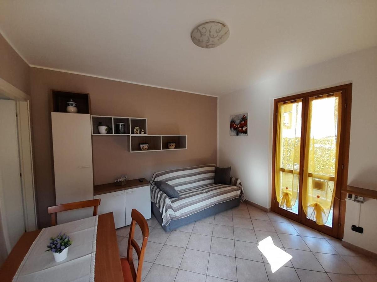 Marco Apartment - Holiday Apartment Luino Bagian luar foto