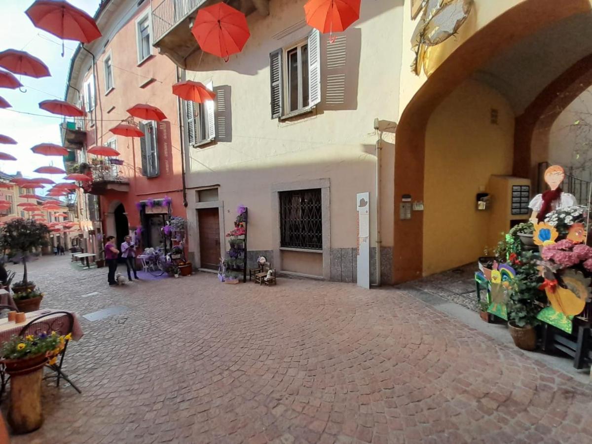 Marco Apartment - Holiday Apartment Luino Bagian luar foto