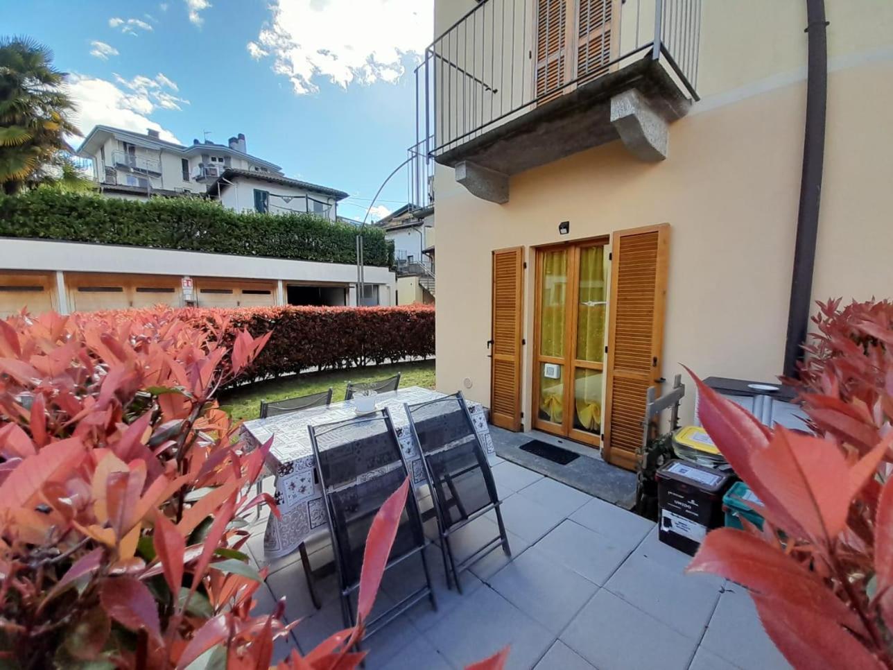 Marco Apartment - Holiday Apartment Luino Bagian luar foto