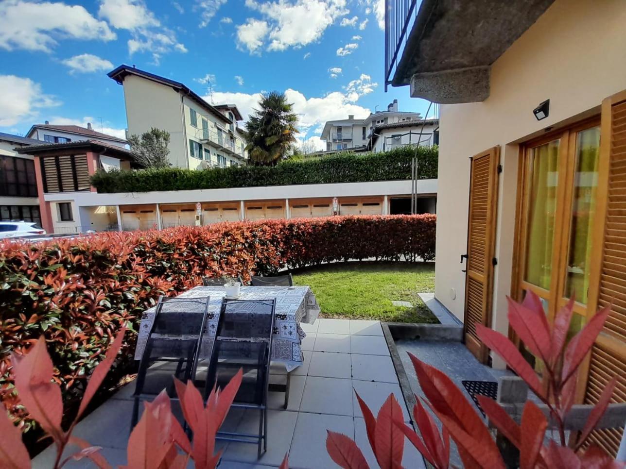 Marco Apartment - Holiday Apartment Luino Bagian luar foto