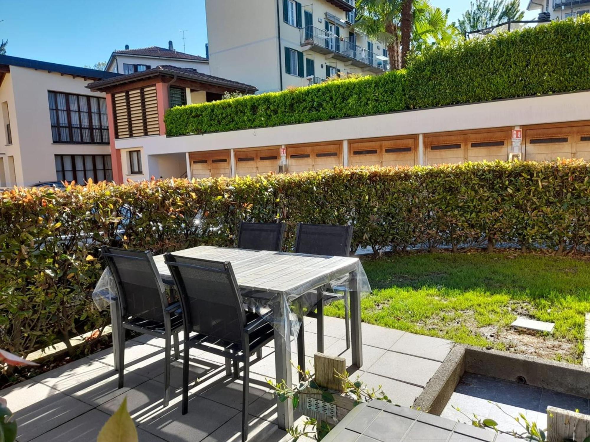 Marco Apartment - Holiday Apartment Luino Bagian luar foto